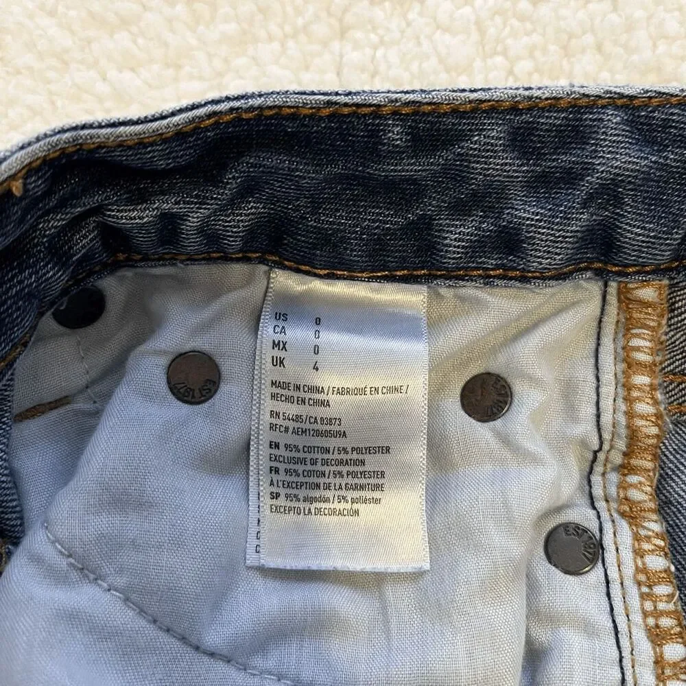 American Eagle Womens Skirt 0 Medium Wash Denim Button Fly Distressed Frayed Hem